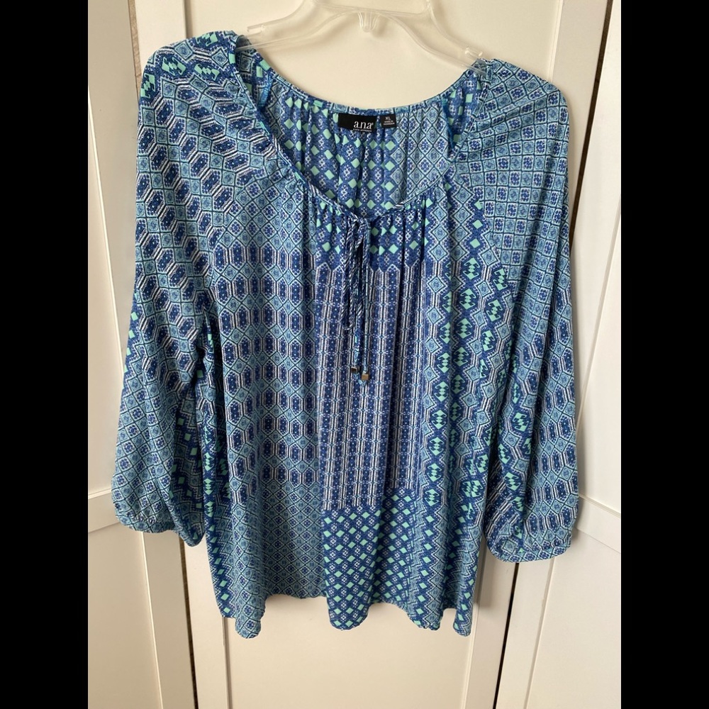 a.n.a A NEW APPROACH XL  flowy, light weight top.